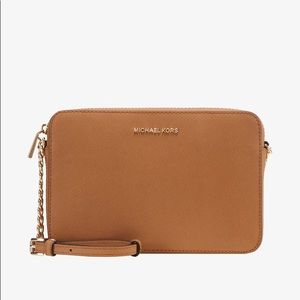 Michael Kors jet set crossbody